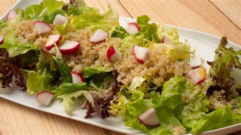 Ensalada de lechugas variadas y quinoa de Karlos Arguiñano Ricetta