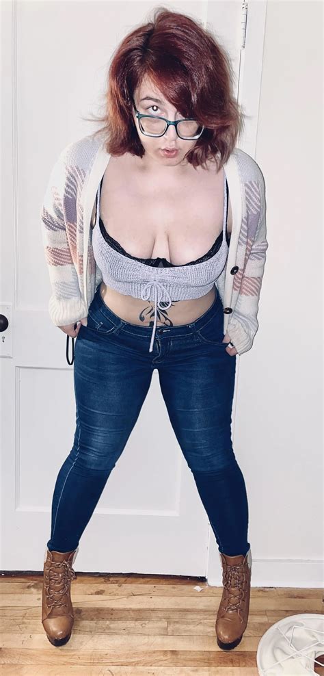 Are you curvy if jeans don’t fit like this? | Scrolller