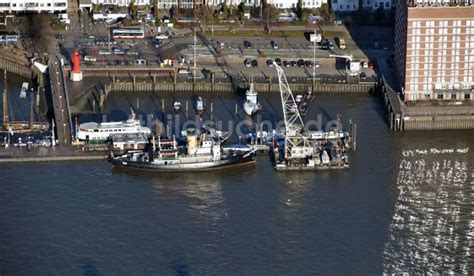 Hamburg Aus Der Vogelperspektive Hafenanlagen Museumshafen Oevelg Nne