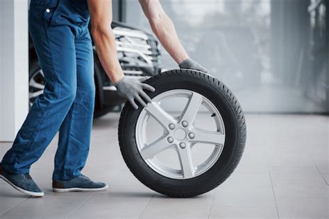 Tire Repair and Tire Replacement in Fresno: What You Should Know