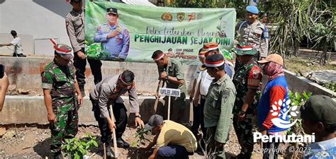 Perhutani Perhutani Bersama Stakeholder Hijaukan Lingkungan Vihara