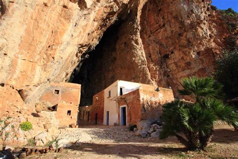 Scopri La Magia Della Grotta Mangiapane Un Tuffo Nel Passato Siciliano