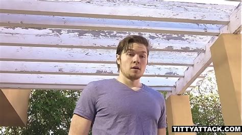 Tits Out Search XNXX