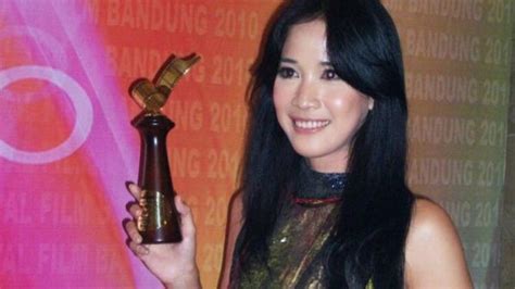 10 Hot Sexy Fanny Fabriana Bikini Pics