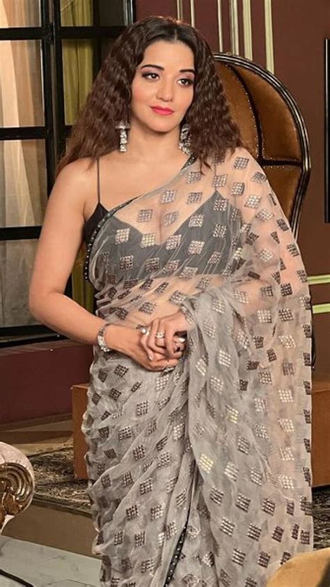 Bhojpuri Actress Monalisa Looking So Hot And Beautiful In Saree And Deep Neck Blouse