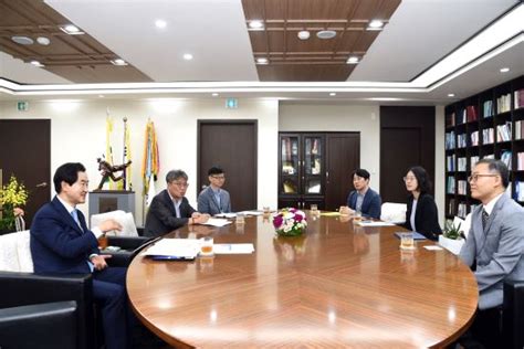 한국주택금융공사 서울북부지사 의정부시에 이웃돕기 성금 전달 국민일보