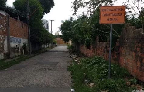 Advertência STRANS instala 40 placas em locais de risco Notícias