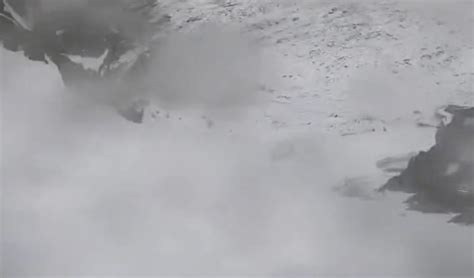 Skier Triggers Massive Avalanche On Mount Washington Us News Metro News