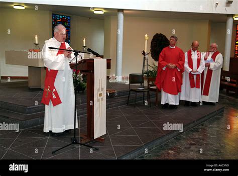 Catholic deacon hi-res stock photography and images - Alamy