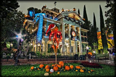 Haunted Mansion Disneyland Christmas