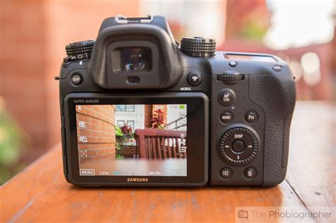 First Impressions: Samsung NX1