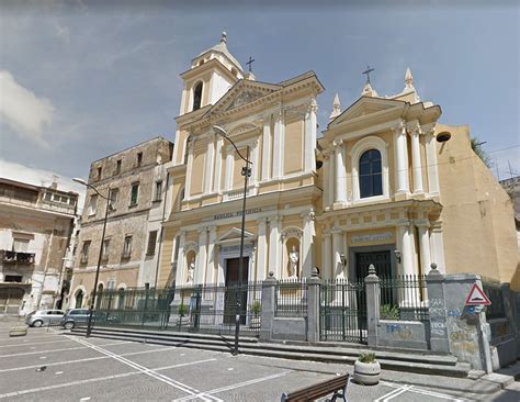 Basilica Ave Gratia Plena Di Torre Annunziata Wesuvio