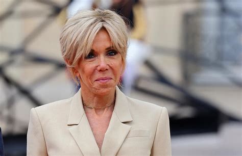 Brigitte Macron à Brégançon sa fille Laurence partage une photo de la