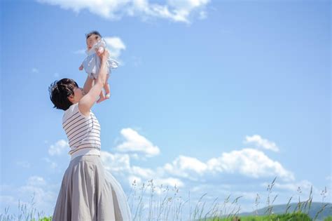 El Cielo La Tierra Y Los Padres De Hokkaido Foto Premium