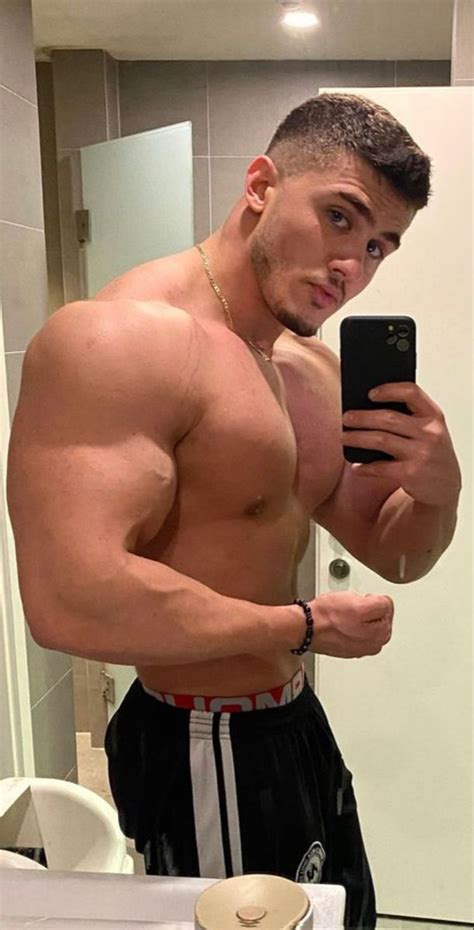 Arban Dili Fitness Motivation Biceps Men