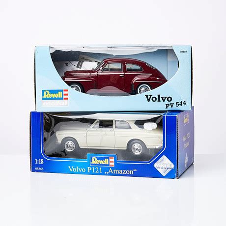 MODELLBILAR Volvo PV 544 Samt Volvo P121 Av Revell Metal Plast