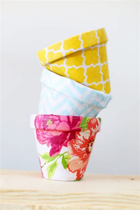how to clean fabric pots