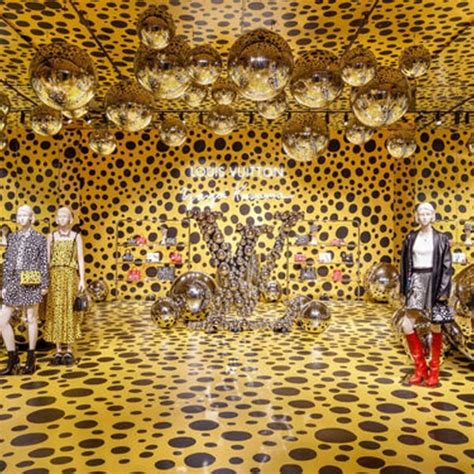 Louis Vuitton Mirrors Yayoi Kusama S Tokyo Collaboration With New York