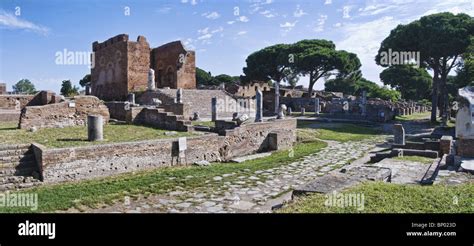 Edificios antiguos en Ostia Antica sitio arqueológico de Ostia