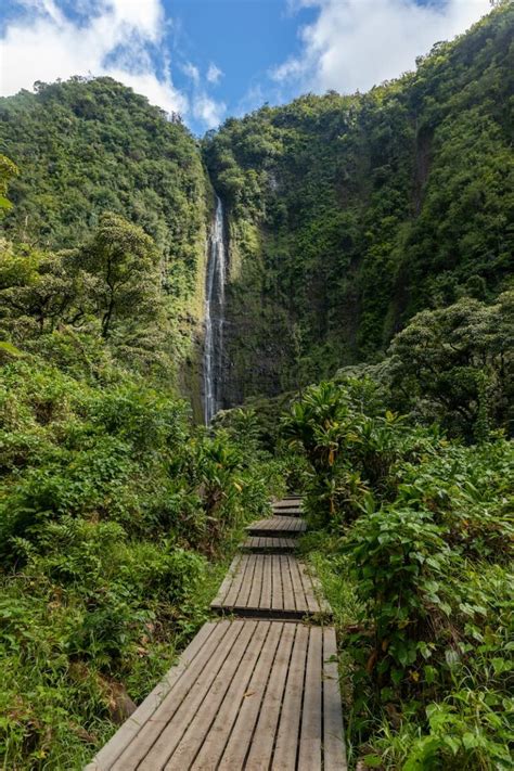 12 Jaw-Dropping Maui Waterfalls (+ Map to Find Them!)