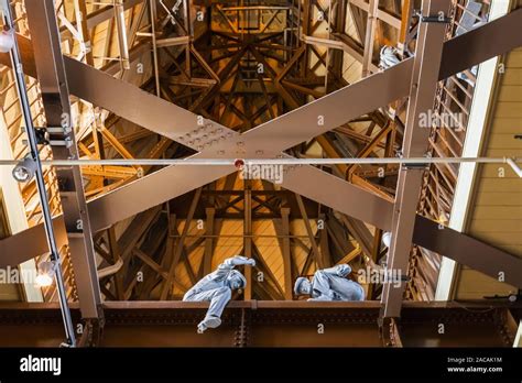 England, London, Tower Bridge, Interior Exhibit of Construction Workers ...