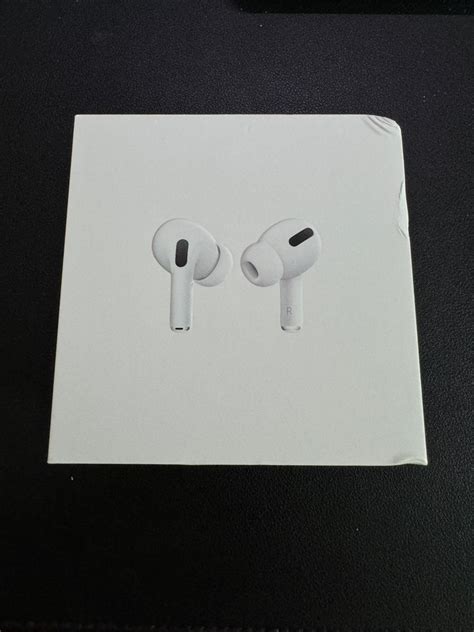 Airpods Pro Gen 1 Full Box Set Earbud Issues Audio Earphones On Carousell