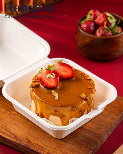 Buy Strawberry Biscoff Bento Online Hangout Cakes And Gourmet Foods