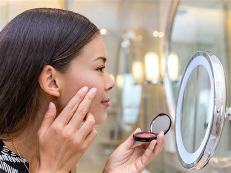 6 Rekomendasi Cream Blush Dari Drugstore Untuk Makeup Sehari Hari