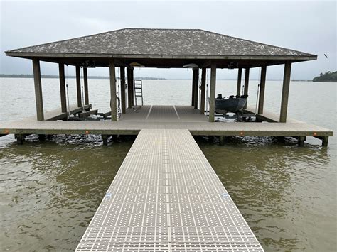 Custom Boat Houses | Expert Boat House Construction Services