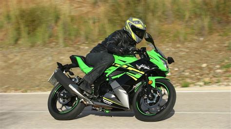 Kawasaki Z y Ninja Naked o deportiva Difícil decisión Noticias motos net