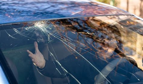 Cracked Windshield Here Are Windshield Replacement Services For Your