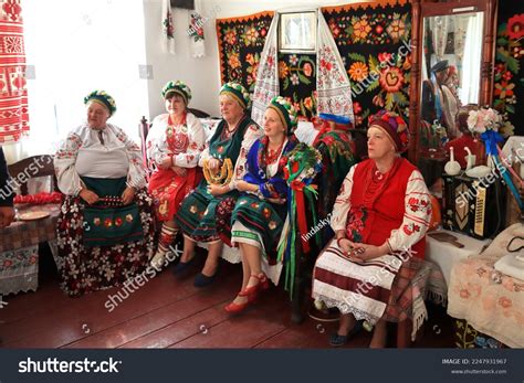 267 Museum Ukrainian Rituals Images, Stock Photos, 3D objects ...