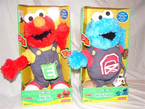 Elmoandfriends.com--Sesame Stret Plush Dolls Fisher-Price - Singing ABC ...