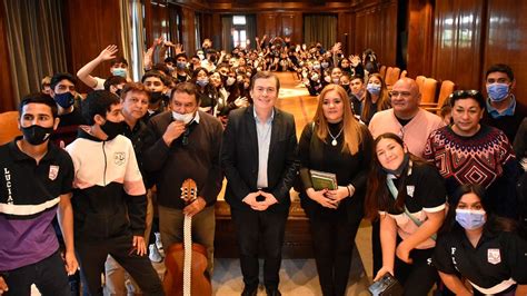 El Gobernador Gerardo Zamora Recibi En Casa De Gobierno A Estudiantes