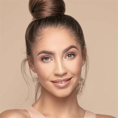 Easy Tips For A Naturally Flawless Nude Makeup Look Nanshy