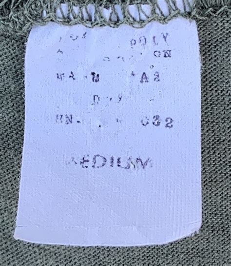 Vintage MASH Best Care Anywhere Hot Lips Cropped T Shirt Half Shirt 80s