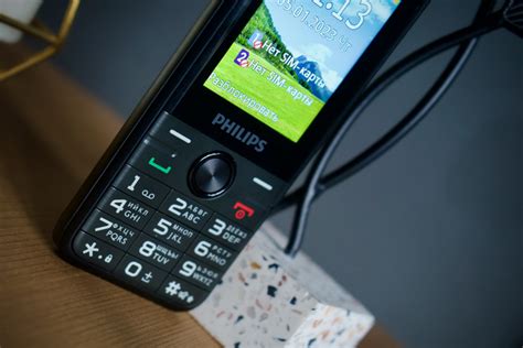 Обзор кнопочного телефона Philips Xenium E6500 с поддержкой 4G (VoLTE)