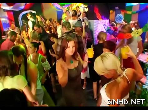Fiesta Temeraria Y Atrevida En Un Club XVIDEOS