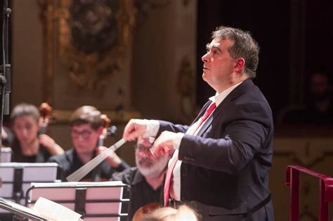 Cremona Sera Lorchestra Stradivari Monteverdi Porta Sul Palco Del