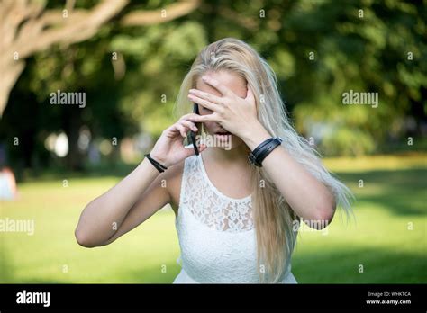 Mobile Frustrated Woman Hi Res Stock Photography And Images Alamy