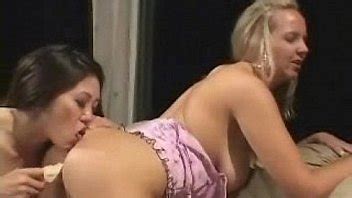 Hot Teen Lesbians Fuck Dildo Xnxx