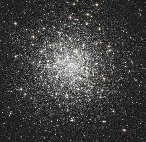 What Is A Globular Cluster Pictures Facts And Best Ones To Observe