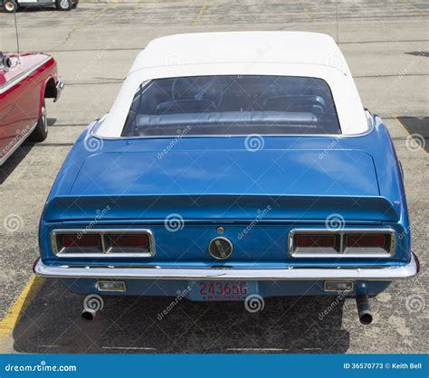 1968 Bleu Chevy Camaro Rear View Photo stock éditorial Image du