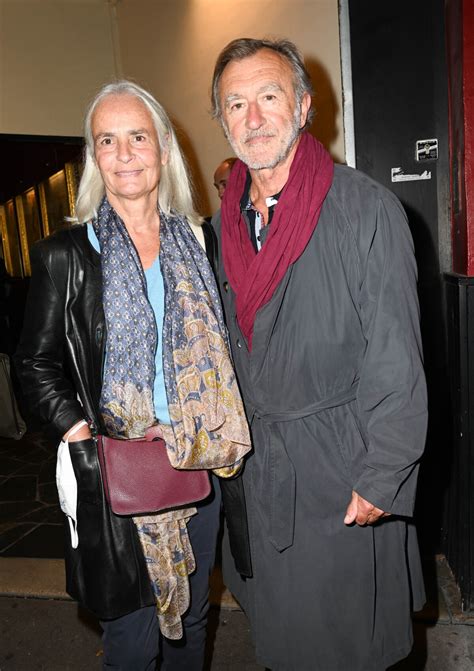 Photo Il s est marié avec une certaine Isabelle rencontrée sur un