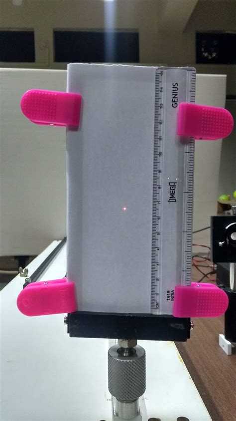 Diffraction grating experiment determine wavelength - standtata