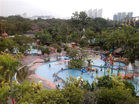 Best 5 Fun Things in Atlantis Water Adventures Park Jakarta