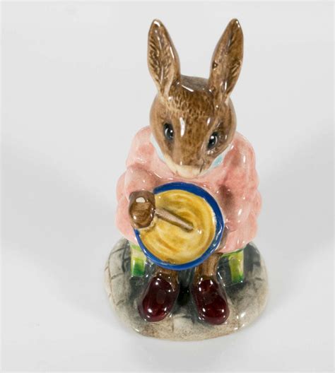 1972 Db2 Royal Doulton Bunnykins Figurine Buntie Helping Mother