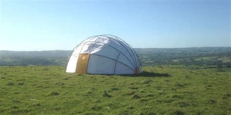 The Mollusc Tent Protects You From The Elements Thanks To A Clever Use