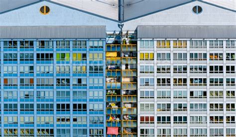 Leipzig Von Oben Fassade Des Hochhaus Geb Ude Im Wohngebiet An Der