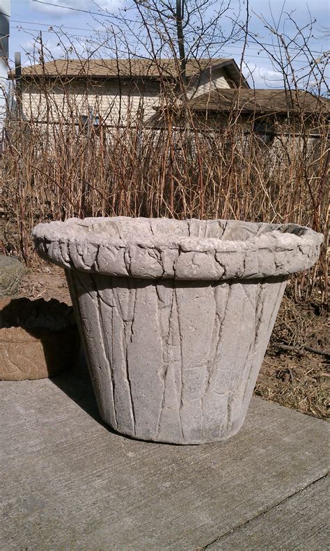 Cement Pots Concrete Garden Concrete Diy Garden Crafts Diy Garden